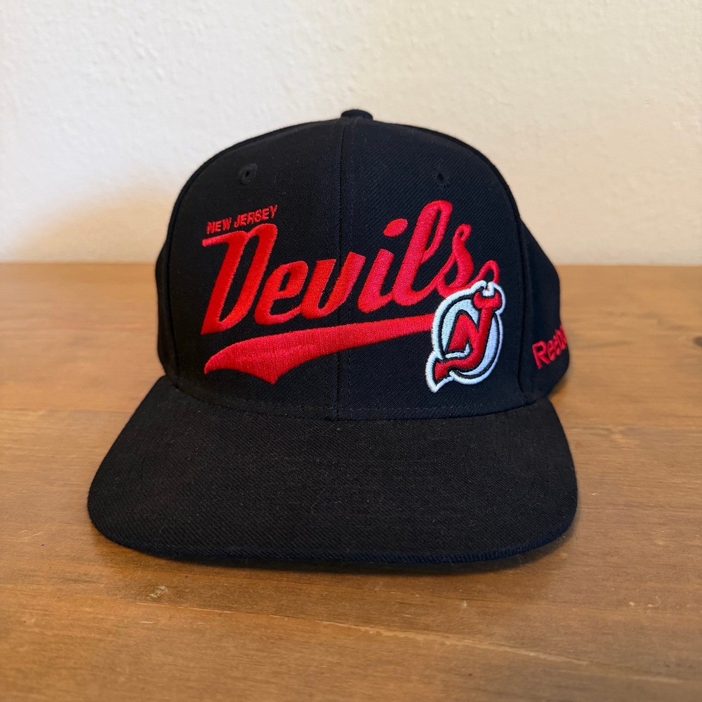 Reebok New Jersey Devils NHL Face-Off Snapback Hat Black Red Mens OSFM